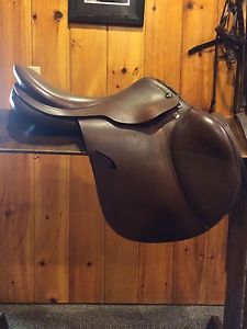 Prestige Roma Jump Saddle- 17" medium tree