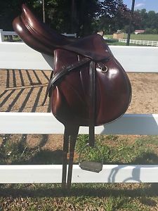 Voltaire Lexington 18 3A PRO Medium Monoflap Saddle - Make offer!