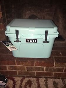 Yeti Roadie 20 Cooler Seafoam