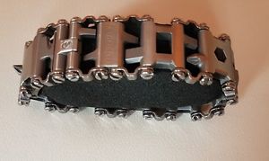 Leatherman Tread Edelstahl das Multitool für den Arm  29 Tools