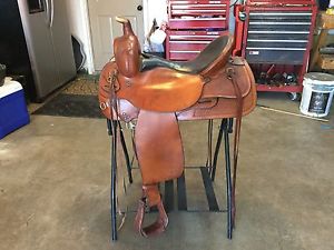 circle y western saddle