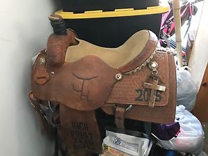 team roping saddle 15 1/2 inch seat, maker: Scott Thomas 2005 model