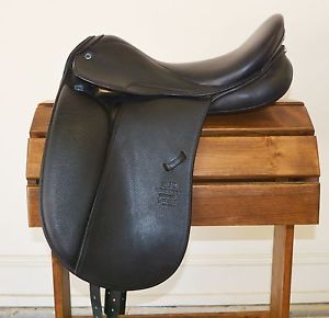 Stubben Genesis Deluxe Dressage Saddle – 17.5 **** 7 Day Trial Offered ****