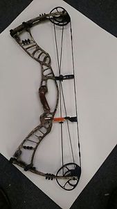 Hoyt Nitrum 30 26-28'' 50-60# RH Camo