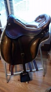orthoflex saddle 17.5  English super nice come with booties serial # S915 17.5