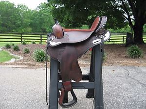 15" Black Forest Treeless Rosewood Show/ Barrel Saddle Great Condition