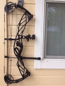 Hoyt Defiant 34 Package Black Gold, Limbdriver Pro V, Spider!