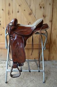 Sensation Treeless Western Saddle