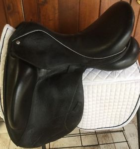 Custom Saddlery Icon flight Mono Flap 18" Dressage saddle