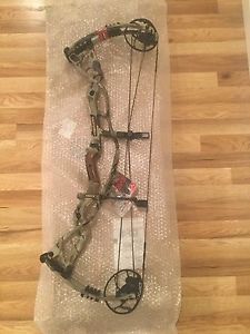 New 2017 Hoyt Defiant Carbon 34 Under Armour Ridge Reaper Camo