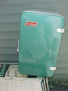Coleman Snow-Lite Station Wagon & Marine Cooler 5217A700