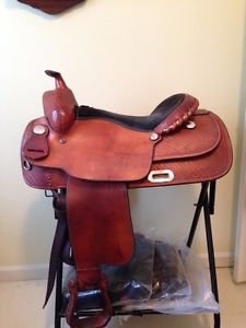 LONGHORN WESTERN SADDLE 16" WITH NEW SADDLE PAD & WEAVER SMART CINCH INCLUDED