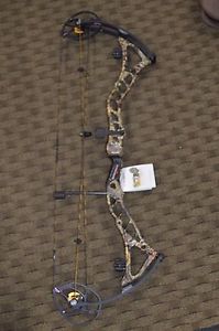Bowtech Boss Right hand 70lbs Mossy Oak Copound Bow 2016