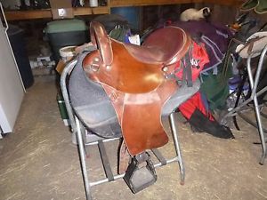 Specialized Trailmaster 15" endurance saddle
