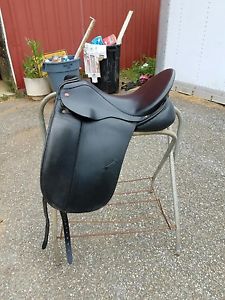 Albion Black Dressage SLK 17.5 inches Saddle- Wide