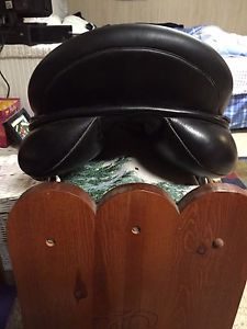 Canterbury Custom 17.5 Saddle