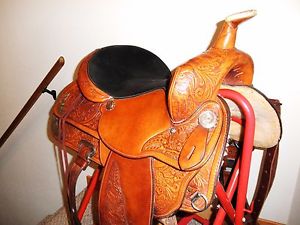 Circle Y Park and Trail Saddle 15"