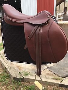 Ovation San Telmo Close Contact English Saddle 17 1/2"