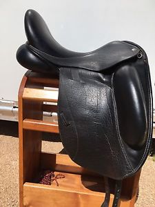 Custom Saddlery Icon Star Dressage Saddle 17 1/2