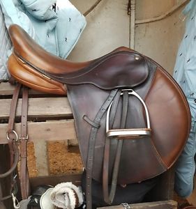 16" bates close contact saddle