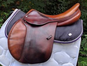 2002 Devoucoux Biarritz 3 17.5" *Full Calf Leather*
