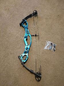 Hoyt Podium X Elite **MINT** 50-60lbs. RH. 28" DL