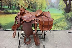 46-18 Genuine Hereford Textan 15" cutting saddle with leather  saddlebags