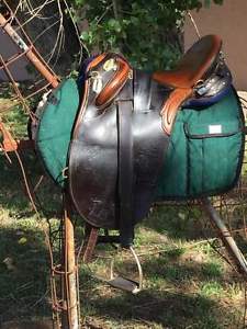 SYD HILL & SONS SUPREMA AUSTRALIAN SADDLE w/ SHEEPSKIN SADDLE PAD & GIRTH