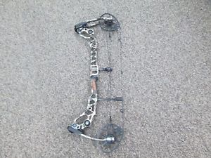 Mathews Halon 6 Right Handed 28.5" 60-70 LB Bow