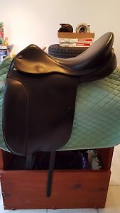17" Prestige Pacific Dressage Saddle MW
