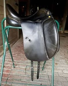 17" MW Thornhill Dressage Saddle and accessories!