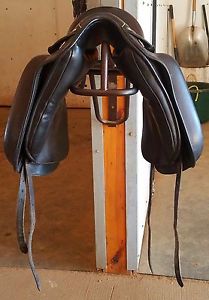 Equitation custom dressage saddle 17.5 inches - wide tree - flair panels