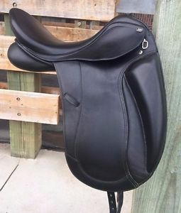 PDS Showtime XCH dressage saddle 17"