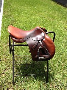Hermes Essentielle  Equestrian Saddle (17") #44941 Buffalo Seat & Flap