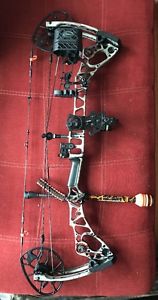 Mathews Halon 32 (6) Ridge Reaper Camo 29" Draw. Soft Case Included. 60-70 Lb RH