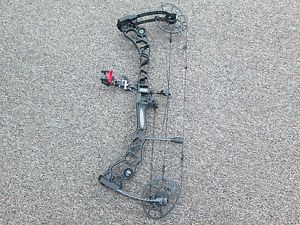 Mathews Halon 6 Right Handed 28" 60-70 LB Bow