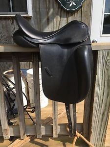 County Saddlery Fusion 17.5 inches Saddle