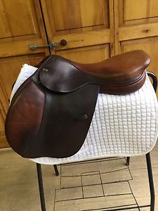 17" (measures 18") Beval Natural English Used Saddle Jump Close Contact Nice!!