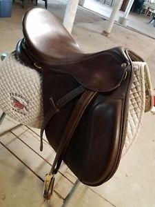 Collegiate Senior Event 18 inche